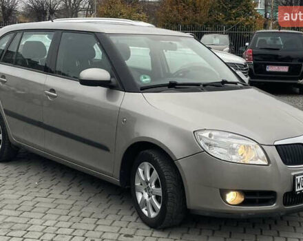 Бежевый Шкода Фабия, объемом двигателя 1.6 л и пробегом 186 тыс. км за 5750 $, фото 1 на Automoto.ua