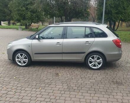 Бежевый Шкода Фабия, объемом двигателя 1.4 л и пробегом 190 тыс. км за 5750 $, фото 12 на Automoto.ua