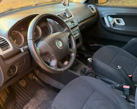 Бежевый Шкода Фабия, объемом двигателя 1.39 л и пробегом 215 тыс. км за 6299 $, фото 13 на Automoto.ua