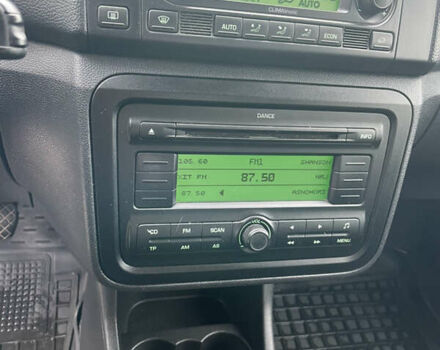 Бежевый Шкода Фабия, объемом двигателя 1.6 л и пробегом 225 тыс. км за 5750 $, фото 13 на Automoto.ua