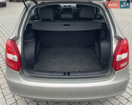 Бежевый Шкода Фабия, объемом двигателя 1.6 л и пробегом 186 тыс. км за 5750 $, фото 7 на Automoto.ua