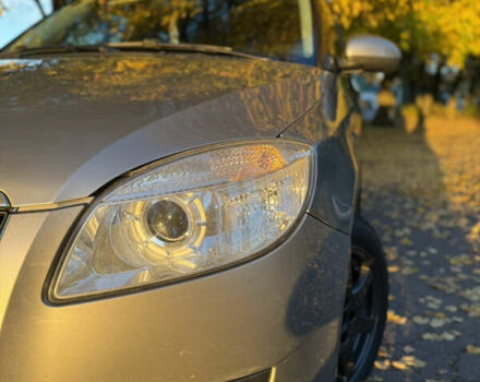 Бежевый Шкода Фабия, объемом двигателя 1.39 л и пробегом 215 тыс. км за 6299 $, фото 2 на Automoto.ua