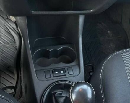 Бежевый Шкода Фабия, объемом двигателя 1.2 л и пробегом 198 тыс. км за 4500 $, фото 9 на Automoto.ua