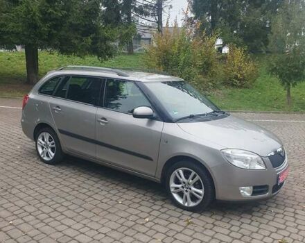 Бежевый Шкода Фабия, объемом двигателя 1.4 л и пробегом 190 тыс. км за 5750 $, фото 4 на Automoto.ua