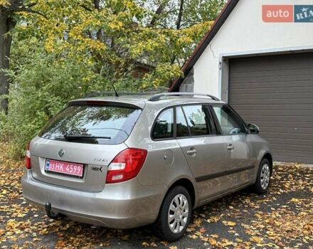 Бежевый Шкода Фабия, объемом двигателя 1.4 л и пробегом 180 тыс. км за 5450 $, фото 1 на Automoto.ua