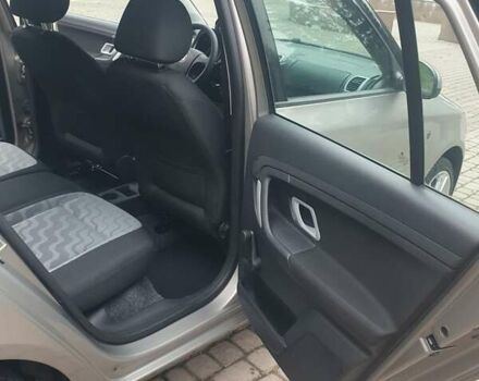 Бежевый Шкода Фабия, объемом двигателя 1.4 л и пробегом 190 тыс. км за 5750 $, фото 21 на Automoto.ua