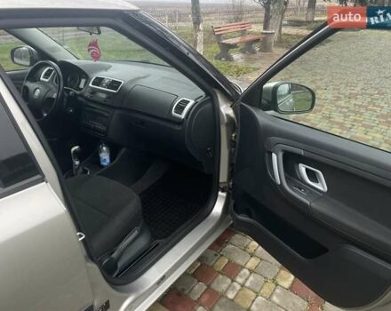 Бежевий Шкода Фабія, об'ємом двигуна 1.6 л та пробігом 225 тис. км за 6000 $, фото 5 на Automoto.ua