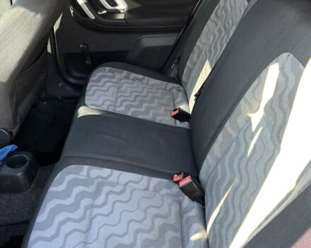 Бежевый Шкода Фабия, объемом двигателя 1.2 л и пробегом 170 тыс. км за 5500 $, фото 8 на Automoto.ua