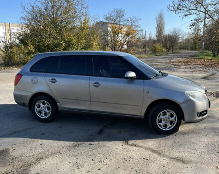 Бежевый Шкода Фабия, объемом двигателя 1.2 л и пробегом 170 тыс. км за 5500 $, фото 2 на Automoto.ua