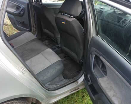 Бежевый Шкода Фабия, объемом двигателя 1.4 л и пробегом 360 тыс. км за 1500 $, фото 11 на Automoto.ua