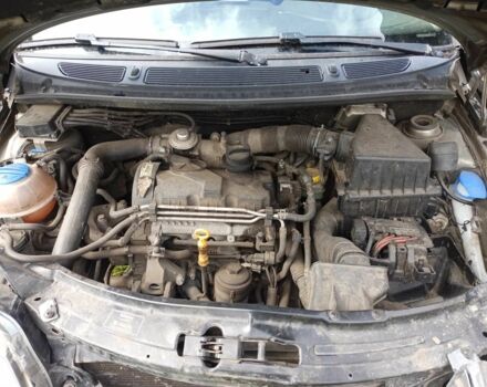 Бежевый Шкода Фабия, объемом двигателя 1.4 л и пробегом 360 тыс. км за 1500 $, фото 3 на Automoto.ua