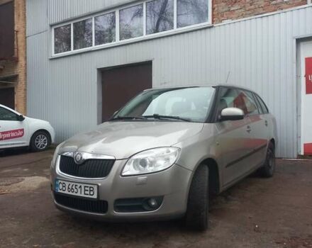 Бежевый Шкода Фабия, объемом двигателя 1.2 л и пробегом 285 тыс. км за 4000 $, фото 2 на Automoto.ua