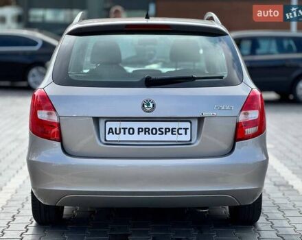 Бежевый Шкода Фабия, объемом двигателя 1.4 л и пробегом 191 тыс. км за 6200 $, фото 4 на Automoto.ua