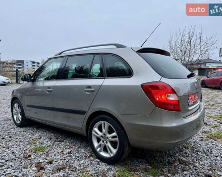 Бежевый Шкода Фабия, объемом двигателя 1.4 л и пробегом 255 тыс. км за 5800 $, фото 4 на Automoto.ua