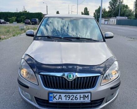 Бежевый Шкода Фабия, объемом двигателя 1.2 л и пробегом 260 тыс. км за 4500 $, фото 7 на Automoto.ua