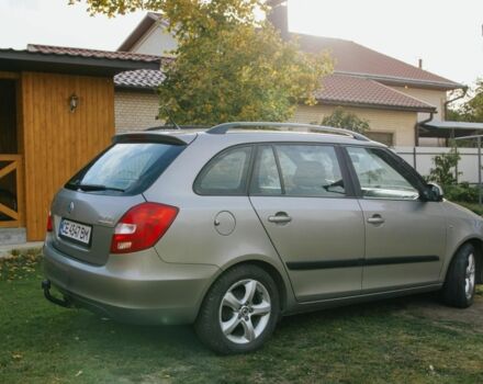 Бежевый Шкода Фабия, объемом двигателя 1.2 л и пробегом 323 тыс. км за 5000 $, фото 2 на Automoto.ua