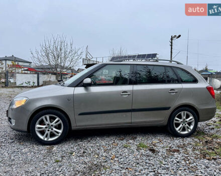 Бежевый Шкода Фабия, объемом двигателя 1.4 л и пробегом 255 тыс. км за 5800 $, фото 3 на Automoto.ua