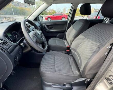 Бежевый Шкода Фабия, объемом двигателя 1.4 л и пробегом 191 тыс. км за 6200 $, фото 11 на Automoto.ua