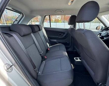 Бежевый Шкода Фабия, объемом двигателя 1.4 л и пробегом 191 тыс. км за 6200 $, фото 10 на Automoto.ua