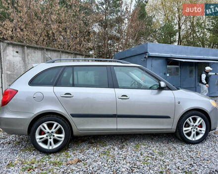 Бежевый Шкода Фабия, объемом двигателя 1.4 л и пробегом 255 тыс. км за 5800 $, фото 6 на Automoto.ua