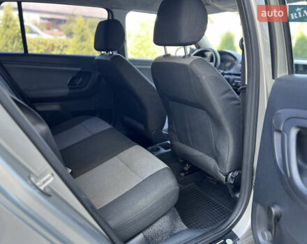 Бежевый Шкода Фабия, объемом двигателя 1.2 л и пробегом 300 тыс. км за 2999 $, фото 11 на Automoto.ua