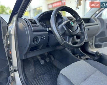 Бежевый Шкода Фабия, объемом двигателя 1.2 л и пробегом 300 тыс. км за 2999 $, фото 14 на Automoto.ua