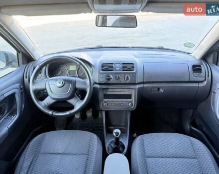 Бежевий Шкода Фабія, об'ємом двигуна 1.2 л та пробігом 302 тис. км за 5499 $, фото 23 на Automoto.ua