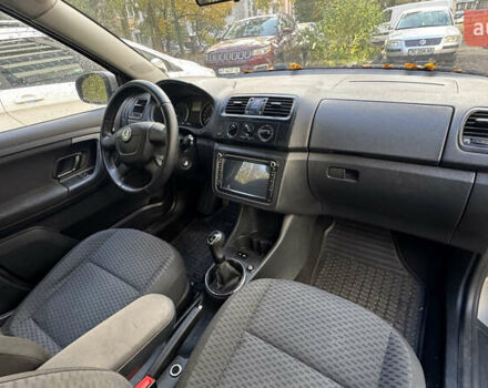 Бежевый Шкода Фабия, объемом двигателя 1.39 л и пробегом 190 тыс. км за 6800 $, фото 2 на Automoto.ua