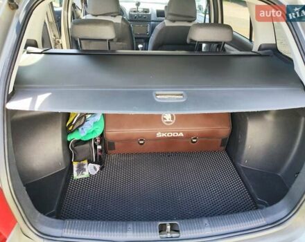 Бежевый Шкода Фабия, объемом двигателя 1.2 л и пробегом 195 тыс. км за 5200 $, фото 2 на Automoto.ua