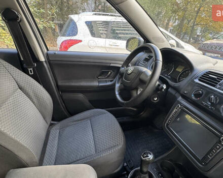 Бежевый Шкода Фабия, объемом двигателя 1.39 л и пробегом 190 тыс. км за 6800 $, фото 3 на Automoto.ua