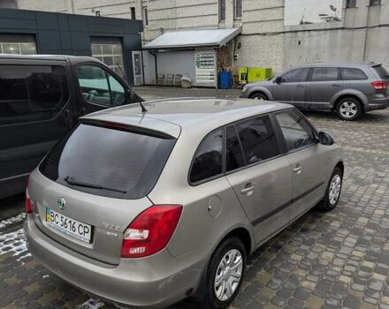 Бежевый Шкода Фабия, объемом двигателя 1.39 л и пробегом 143 тыс. км за 5850 $, фото 3 на Automoto.ua