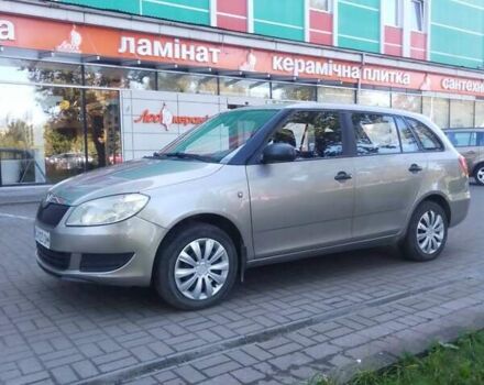 Бежевый Шкода Фабия, объемом двигателя 1.2 л и пробегом 150 тыс. км за 4400 $, фото 5 на Automoto.ua