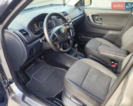 Бежевый Шкода Фабия, объемом двигателя 1.2 л и пробегом 218 тыс. км за 8400 $, фото 14 на Automoto.ua