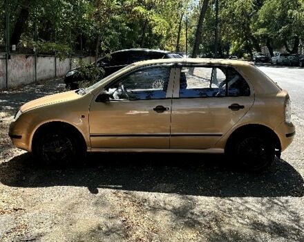 Бежевий Шкода Фабія, об'ємом двигуна 1.4 л та пробігом 296 тис. км за 3100 $, фото 1 на Automoto.ua