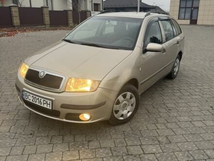 Бежевий Шкода Фабія, об'ємом двигуна 1.4 л та пробігом 199 тис. км за 3900 $, фото 1 на Automoto.ua