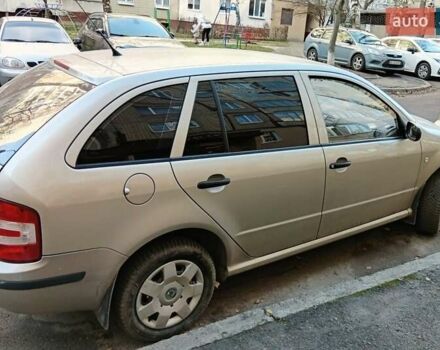 Бежевый Шкода Фабия, объемом двигателя 1.2 л и пробегом 90 тыс. км за 4700 $, фото 1 на Automoto.ua