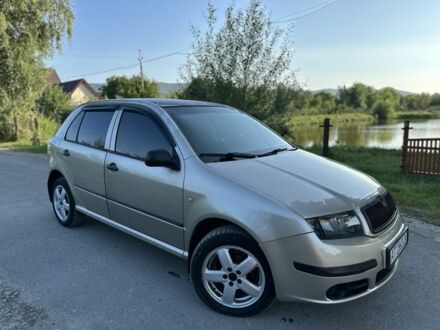 Шкода Фабия 2004 в Коломые на Automoto.ua Бежевый Шкода Фабия, объемом двигателя 1.2 л и пробегом 228 тыс. км за 2450 $, фото 1 на Automoto.ua