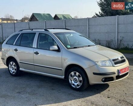 Бежевый Шкода Фабия, объемом двигателя 1.4 л и пробегом 211 тыс. км за 4700 $, фото 1 на Automoto.ua