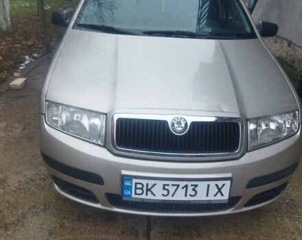 Бежевый Шкода Фабия, объемом двигателя 1.2 л и пробегом 225 тыс. км за 3500 $, фото 1 на Automoto.ua