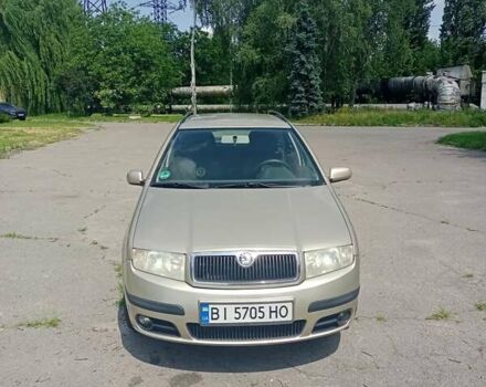 Бежевый Шкода Фабия, объемом двигателя 1.39 л и пробегом 220 тыс. км за 4600 $, фото 1 на Automoto.ua