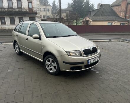 Бежевый Шкода Фабия, объемом двигателя 1.4 л и пробегом 248 тыс. км за 4500 $, фото 1 на Automoto.ua