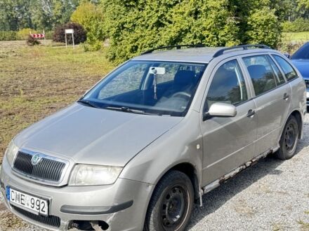 Шкода Фабия 2005 в Христиновке на Automoto.ua Бежевый Шкода Фабия, объемом двигателя 1.4 л и пробегом 350 тыс. км за 1000 $, фото 1 на Automoto.ua