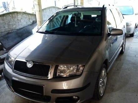 Бежевий Шкода Фабія, об'ємом двигуна 1.4 л та пробігом 256 тис. км за 4500 $, фото 1 на Automoto.ua