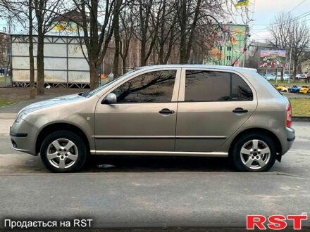 Шкода Фабия 2006 в Днепре (Днепропетровске) на Automoto.ua Бежевый Шкода Фабия, объемом двигателя 1.4 л и пробегом 275 тыс. км за 3199 $, фото 1 на Automoto.ua