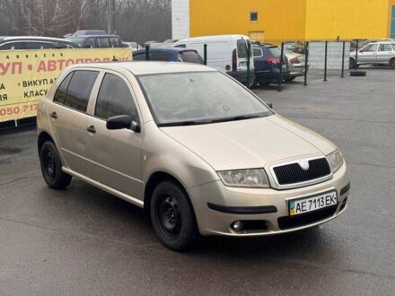 Бежевый Шкода Фабия, объемом двигателя 1.2 л и пробегом 250 тыс. км за 1250 $, фото 1 на Automoto.ua
