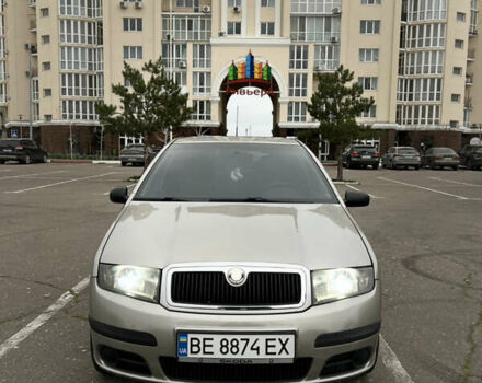 Бежевый Шкода Фабия, объемом двигателя 1.2 л и пробегом 400 тыс. км за 3500 $, фото 1 на Automoto.ua