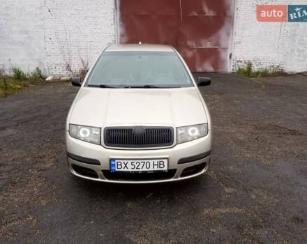 Бежевий Шкода Фабія, об'ємом двигуна 1.4 л та пробігом 300 тис. км за 2750 $, фото 1 на Automoto.ua