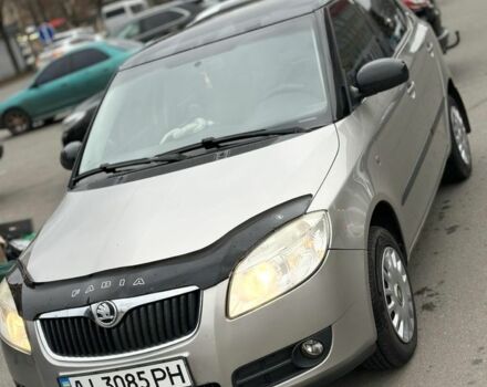 Бежевый Шкода Фабия, объемом двигателя 1.6 л и пробегом 261 тыс. км за 4300 $, фото 1 на Automoto.ua