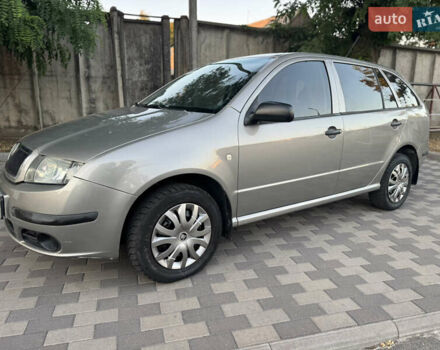 Бежевый Шкода Фабия, объемом двигателя 1.2 л и пробегом 160 тыс. км за 3999 $, фото 1 на Automoto.ua