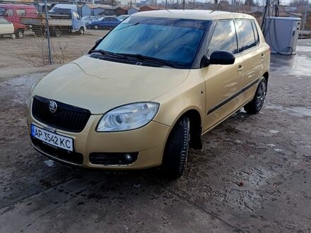 Бежевий Шкода Фабія, об'ємом двигуна 1.4 л та пробігом 202 тис. км за 4400 $, фото 1 на Automoto.ua